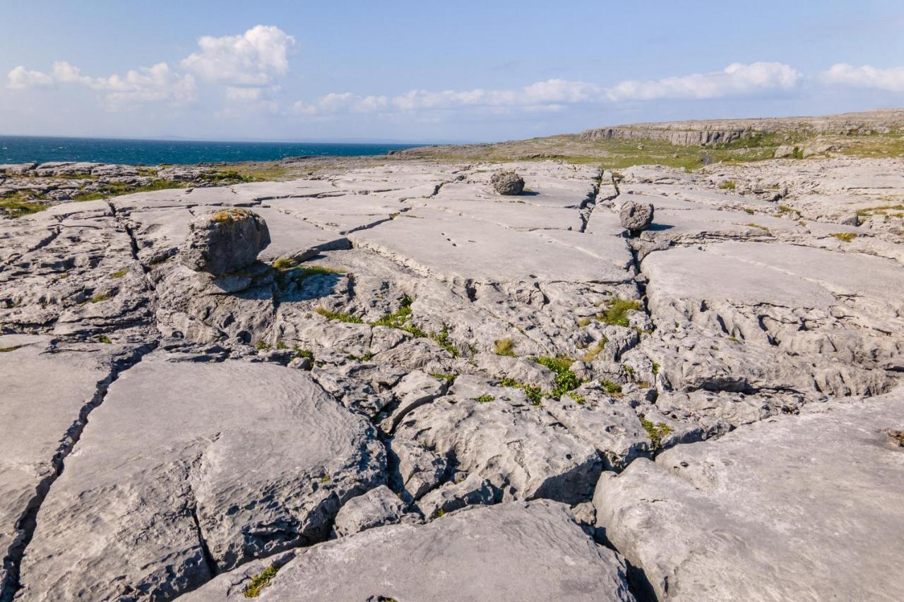 ホテル Into The Burren Murroogh エクステリア 写真