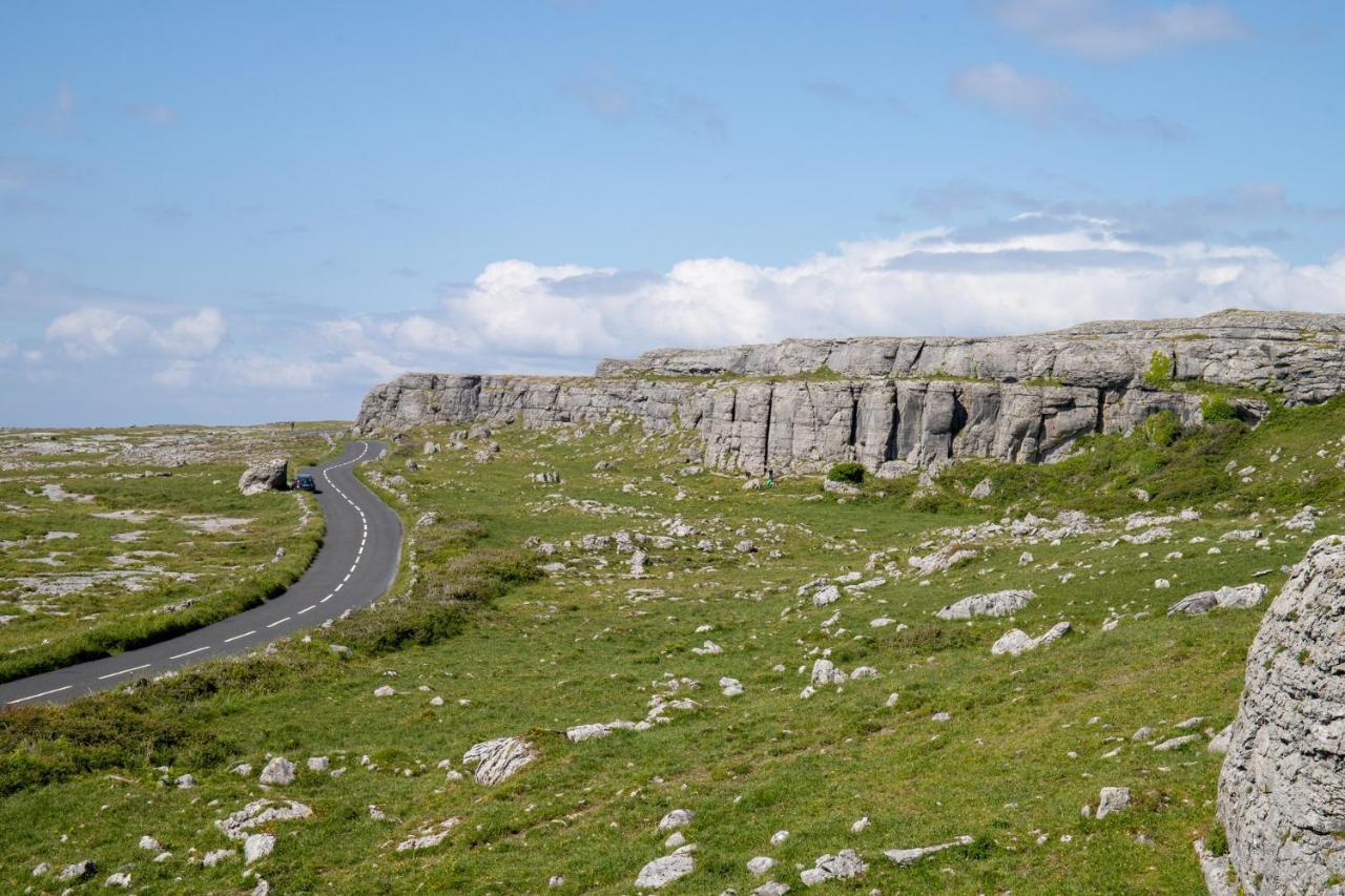 ホテル Into The Burren Murroogh エクステリア 写真