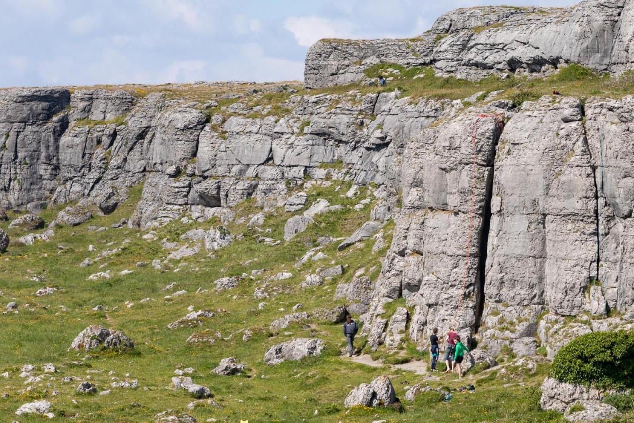 ホテル Into The Burren Murroogh エクステリア 写真