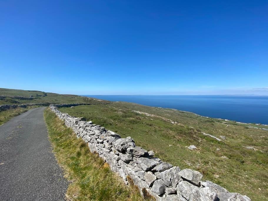 ホテル Into The Burren Murroogh エクステリア 写真