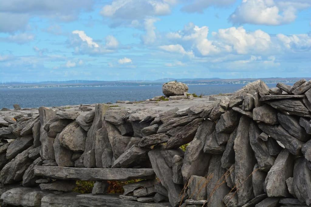 ホテル Into The Burren Murroogh エクステリア 写真